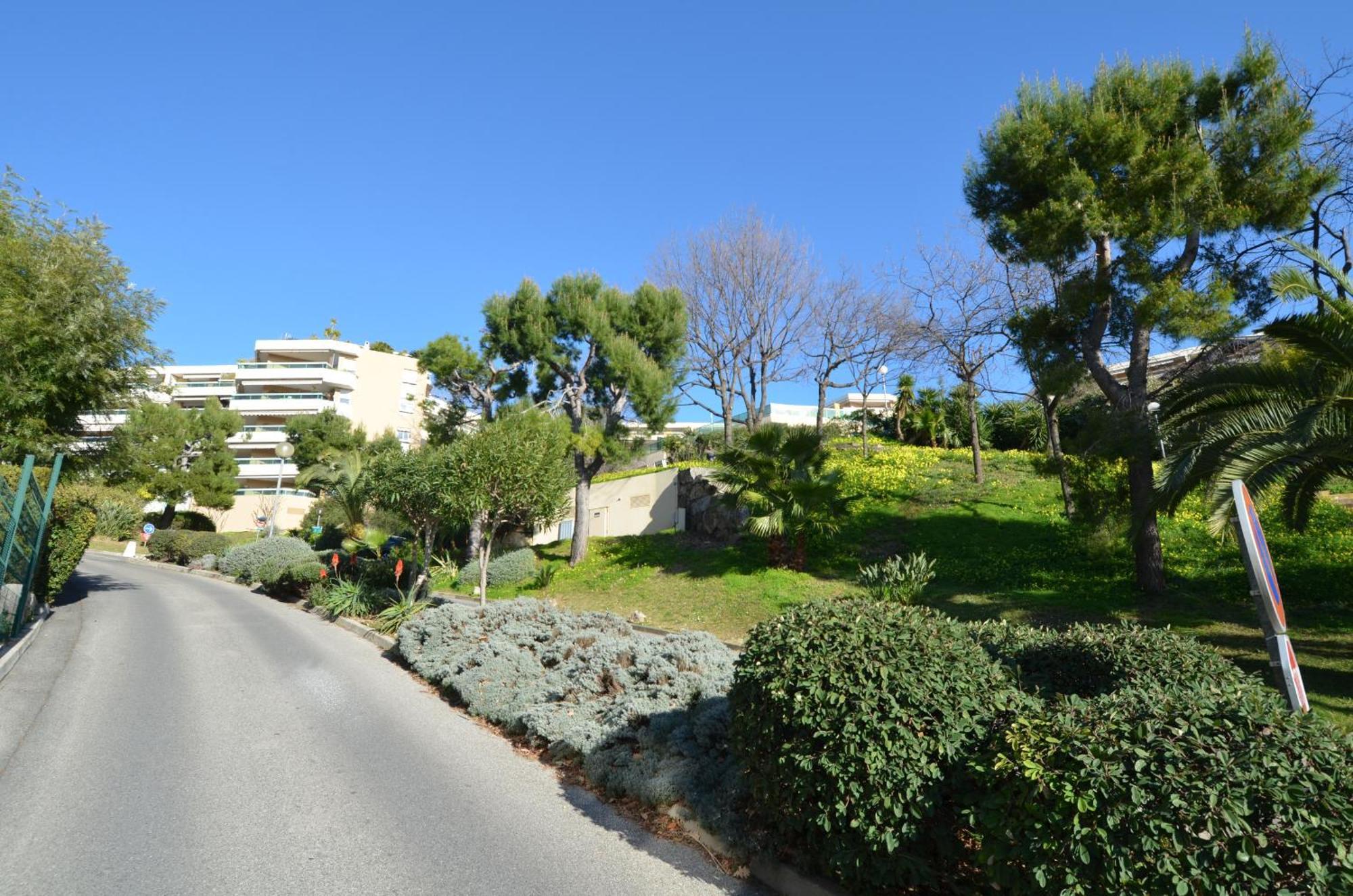 Plein Ciel - Appartement 5 Personnes Avec Piscine Sur La Corniche Fleurie A Niza Exterior foto